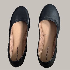 Like New 7.5 Amazon Essentials Belice Ballet Flat